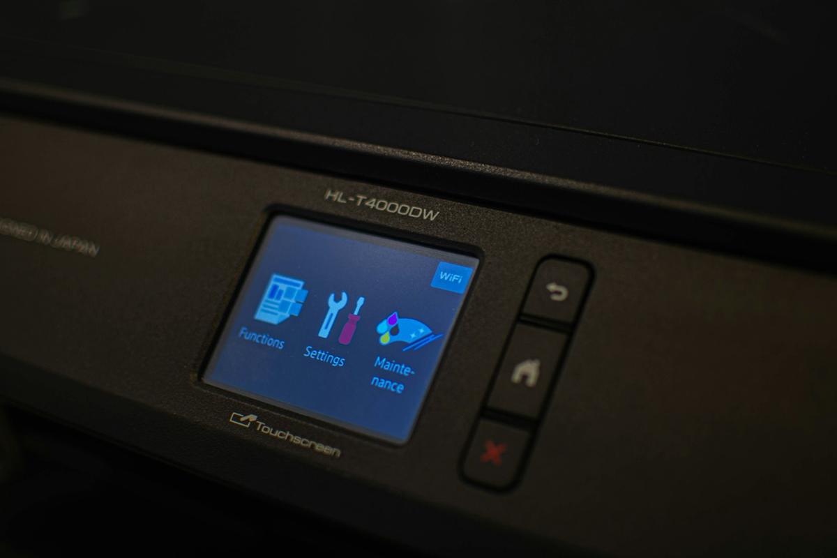 Painel de controle touchscreen de uma impressora